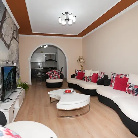 “apheartment Gjirokastra” *