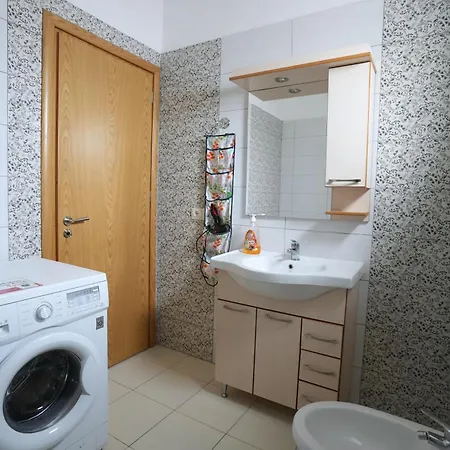 “apheartment Gjirokastra”